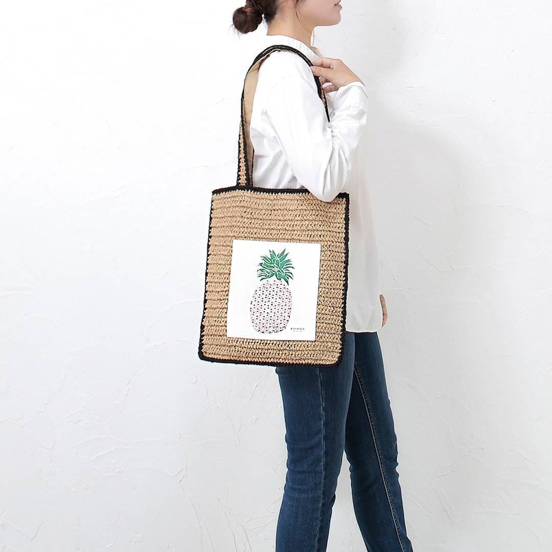 夏のお出かけにぴったり！軽やか素材の夏トート👜