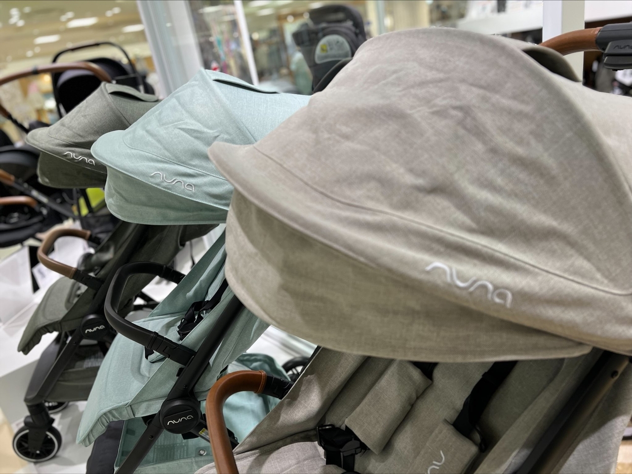 楽天市場】カトージ 3人乗りベビーカー 専用レインカバー付き【6