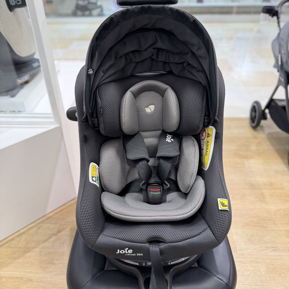 Joieチャイルドシート「アイ・ピボット360 キャノピー付」